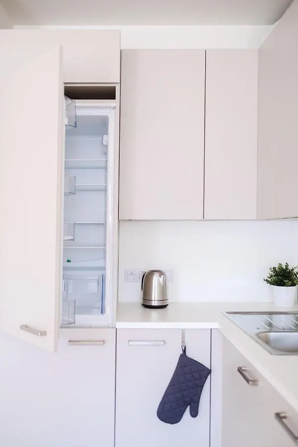 Newly Built Apartment In Vibrant Neighbourhood Prague